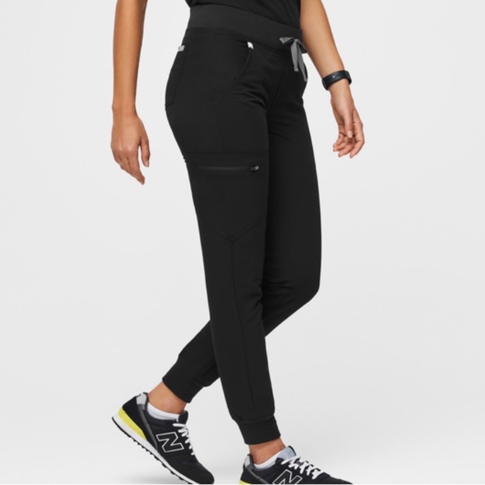 FIGS jogger scrub pants black